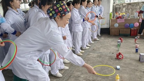 雅安仁康医院：庆祝5.12国际护士节，这样的团建太甜太暖